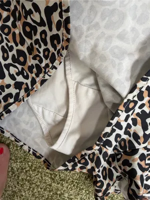 Blooming jelly mid rise leopard prints athletic shorts thumbnail 2