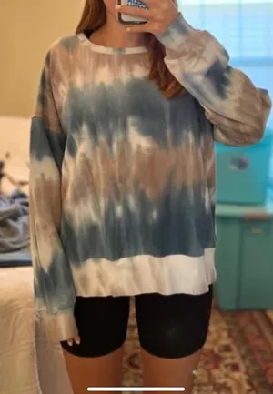 Women’s pullover Size M thumbnail 1