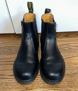 Dr. Martens Chelsea Boots thumbnail 1
