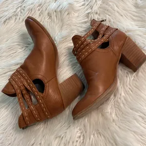 FRYE Bootie’s size 9 color tan/ brown see all photos of the boots thumbnail 13