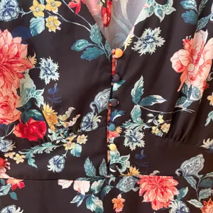 Row-A Floral Mini Dress Womens Medium Black Flutter Sleeve V-Neck Boho Chic thumbnail 3