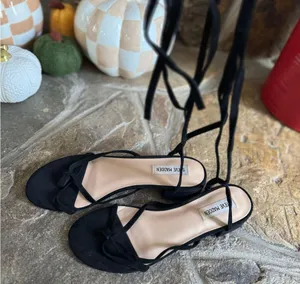 Steve Madden Elegant Black Lace-Up Sandals thumbnail 1