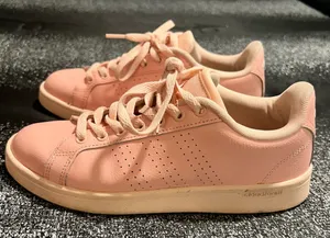 Womens sz7 Adidas Cloudfoam Advantage Pink Low Top Tennis Shoes thumbnail 1
