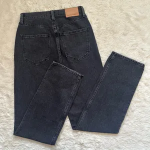 Aritzia Denim Forum Jeans The '90s Joni Hi-rise Loose Jean Black Sz 25 thumbnail 2