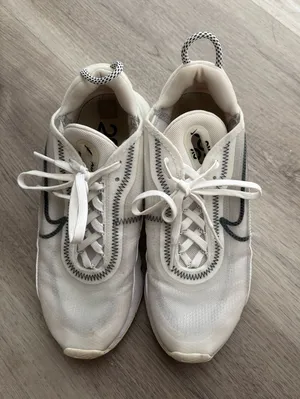 Nike Air Max 2090 size 7 thumbnail 1