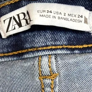 ZARA Flared High Rise Straight Leg Raw Hem Broken In Jean Zip 2 Dark Blue Wash thumbnail 8