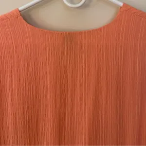 A New Day Women's Orange V-Neck Clasped Boxy Top Sz Small thumbnail 4