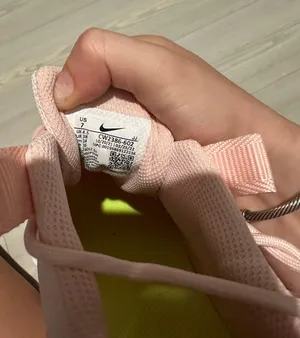 Nike Sneakers thumbnail 5