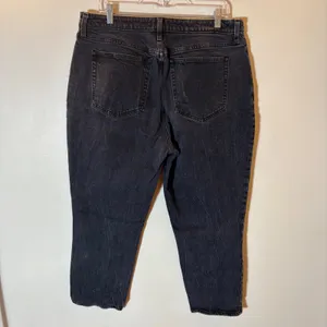 Abercrombie & Fitch Curve Love High Rise‎ Mom Jeans Faded Black Denim 33/16R thumbnail 2