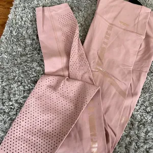 PINK Ultimate Leggings thumbnail 1