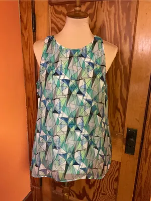 Vince Camuto Geometric Sleeveless Tunic Blouse Medium Blue Green Abstract Top thumbnail 6