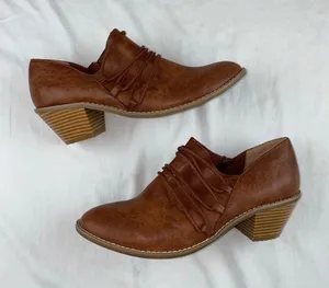 Boots Brown Size 9.5 thumbnail 1