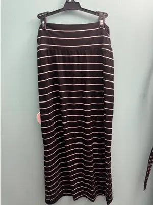 Long skirt  thumbnail 2