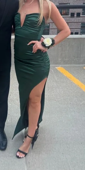 Emerald Green Windsor Prom Dress thumbnail 1