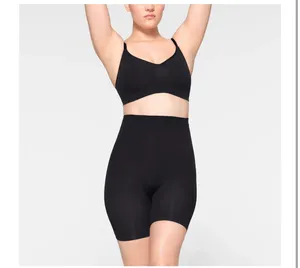 Skims Seamless Sculpt Mid Thigh Short (S/M) thumbnail 1