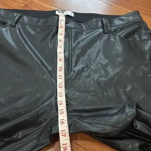 NWOT Abercrombie & Fitch The 90s Relaxed High Rise Vegan Leather‎ Pants 35/20R thumbnail 11