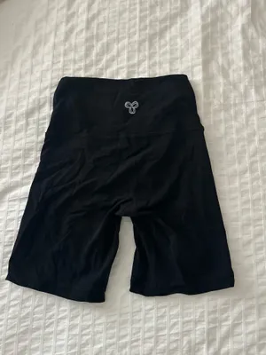 Aritzia Butter Biker Shorts TNA 7" thumbnail 5