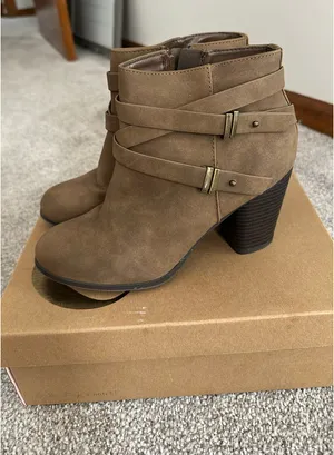 Charlotte Russe Booties Brown thumbnail 1