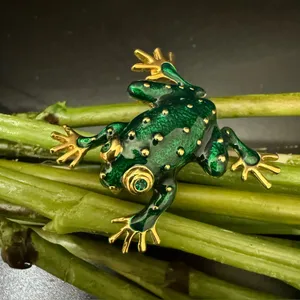 Vintage GIOVANNI Enameled Green Frog Gold-tone Miniature Mini Brooch 9.1g. thumbnail 1