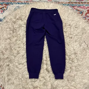 Figs scrub bottoms size XS P purple jam? thumbnail 4