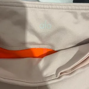 Mesh Capri Leggings Alo Yoga thumbnail 2