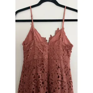 ASTR The Label Lace A Line Midi Dress Mauve Women's Size Small thumbnail 4