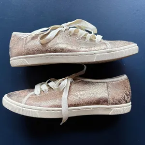 Fossil Gold Metallic Shimmer Statement Sneakers Lace Up Comfort Shoes Size 7 thumbnail 3