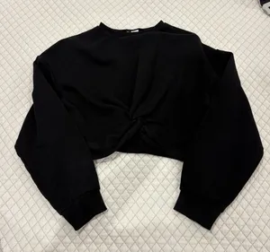 Cropped tied crewneck thumbnail 1