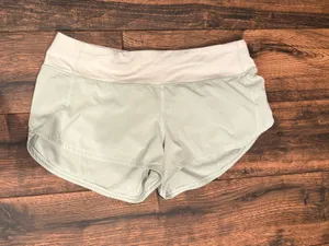 Lululemon Shorts thumbnail 1