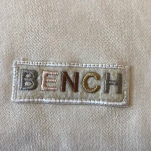 Bench Womens M Cream Cropped Pullover‎ Hoodie Sweatshirt Embroidered Logo thumbnail 6