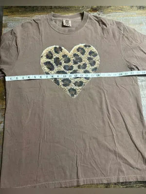 Comfort Colors Espresso Short-Sleeve Tee with Leopard Heart thumbnail 5