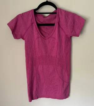 Lululemon Swiftly Tech V-Neck Short Sleeve Shirt Pink Athletic Top Size 4 thumbnail 1