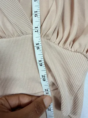 BCBGMAXAZRIA Women’s M Beige Surplice‎ Dolman Sleeve Banded Hem Blouse thumbnail 10