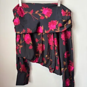 Free People Black & Red Combo Potter Print One-Shoulder Off Shoulder Size Small thumbnail 2