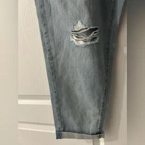 Universal Threads NWT Mid-Rise Boyfriend Jeans Size 12 thumbnail 5