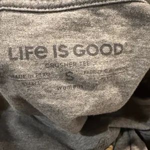 Life is Good- Beer Hug Bear Graphic Grey Long Sleeved Crusher Tee- Size Small thumbnail 3
