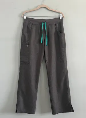 FIGS Kade FIONx Cargo Graphite Gray Straight Leg Scrub Pants thumbnail 4