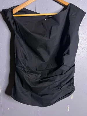 Good American One-Shoulder Poplin Top in Black. Size Large thumbnail 3