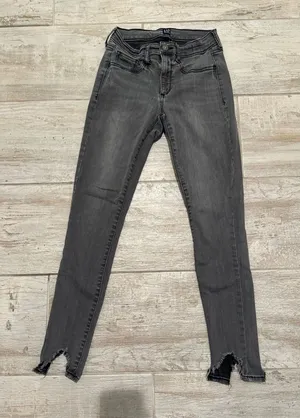Gray Gap Favorite Jegging Jean with Distressed Hem Size 26 thumbnail 1