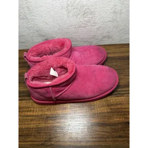 UGG Australia Classic Ultra Mini Shearling Ankle Boots Women’s Size 6 thumbnail 2