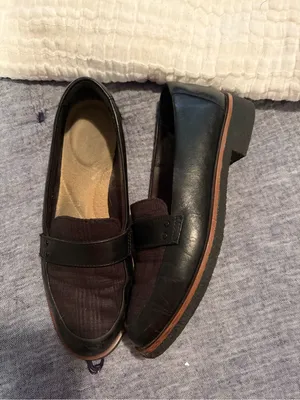 Clarks Black Leather Women’s Slip-On Loafers thumbnail 2