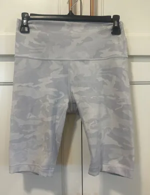 Lululemon wonder under Biker Shorts Grey Camo 10 Inch Inseam Womens Size 8 thumbnail 1