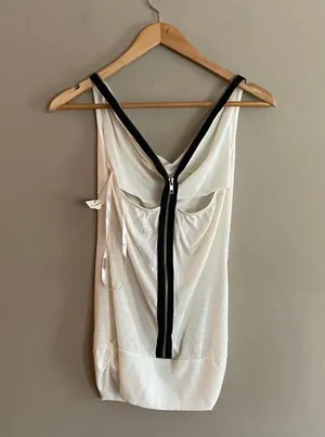 Max Azira Miley Cyrus woman’s Tank top XS thumbnail 3