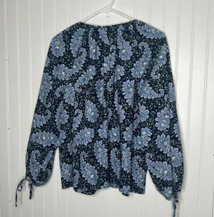 Collection tie-sleeve button-front top in Ratti® Pacific paisley XXL thumbnail 5