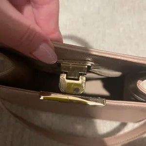 Beige Grain Pu Leather Crossbody Purse thumbnail 9