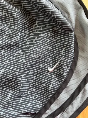 Nike Dri-FIT Women’s Running Shorts Gray Black Pattern Athletic Size Large thumbnail 2