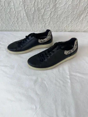 Ecco Soft Street Sneakers Black Leather Women’s Size EU 39/8-8.5 Comfy thumbnail 2