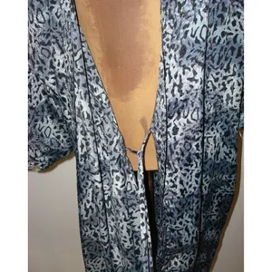 New Designer Josie Natori Caftan Robe M Silk Black Gray Long Pockets Cheetah thumbnail 5