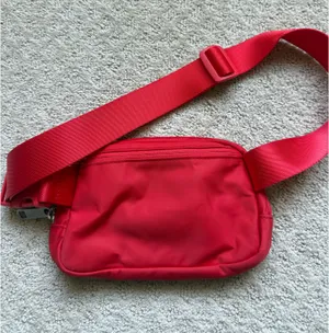 Lululemon Belt Bag OG thumbnail 4