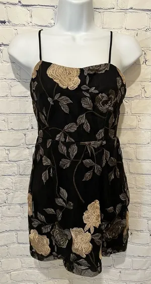 Lulus Elston Black Floral Embroidered Bodycon Dress Size Small thumbnail 1